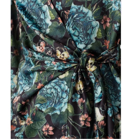 Badgley Mischka Navy Floral Wrap Top, Like New! Size SMALL! - Picture 3 of 12